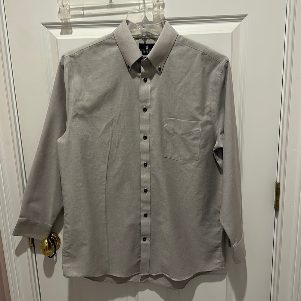 Stafford men’s dress shirt regular fit 16-32-33. Light grey.